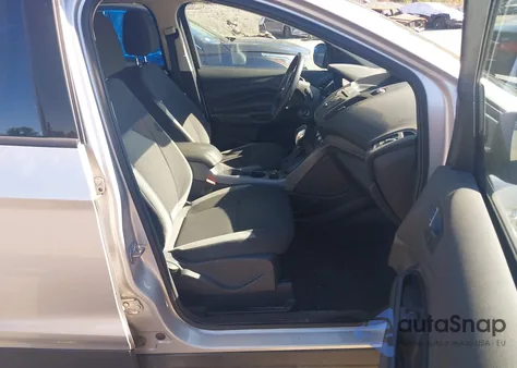 2015 Ford Escape S из США, поврежденный, VIN 1FMCU0F77FUC52945